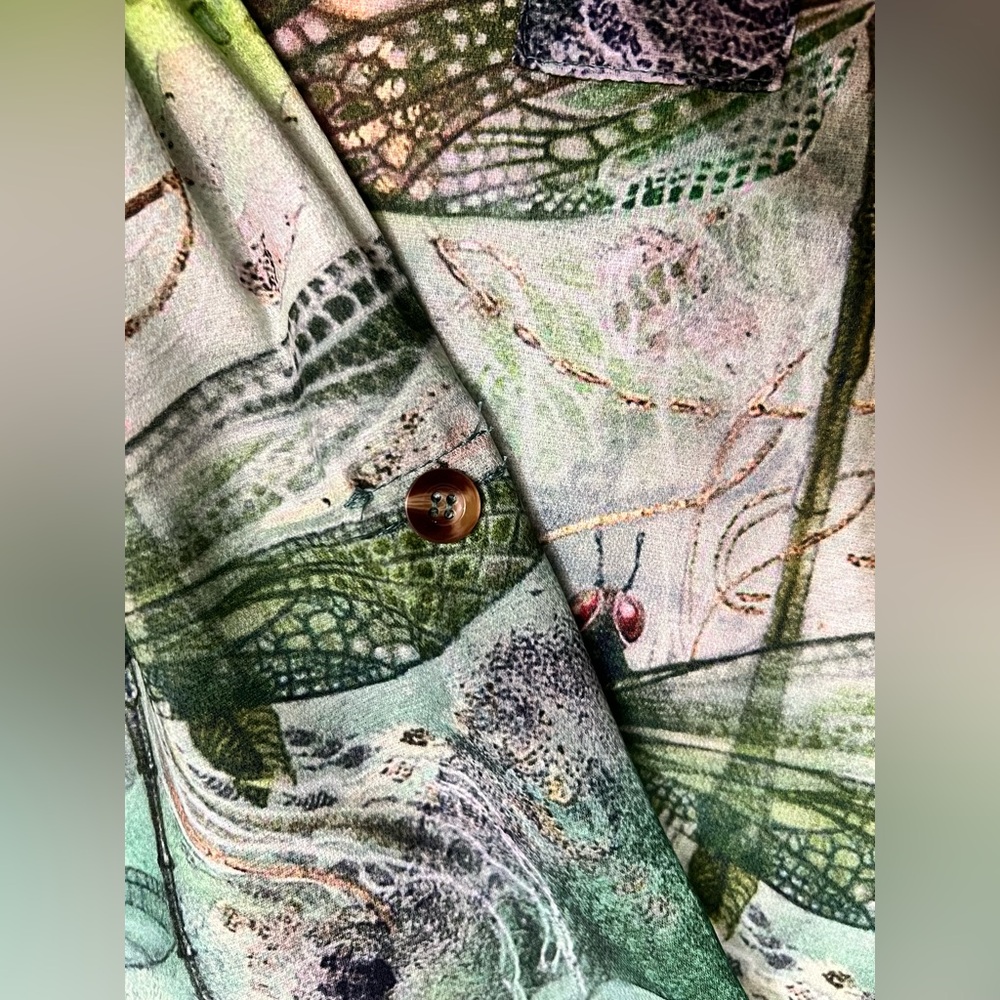 V-neck Dragonfly Print Casual Long Sleeve High Low Pullover Shirt with Tabs 3X - Picture 3 of 5